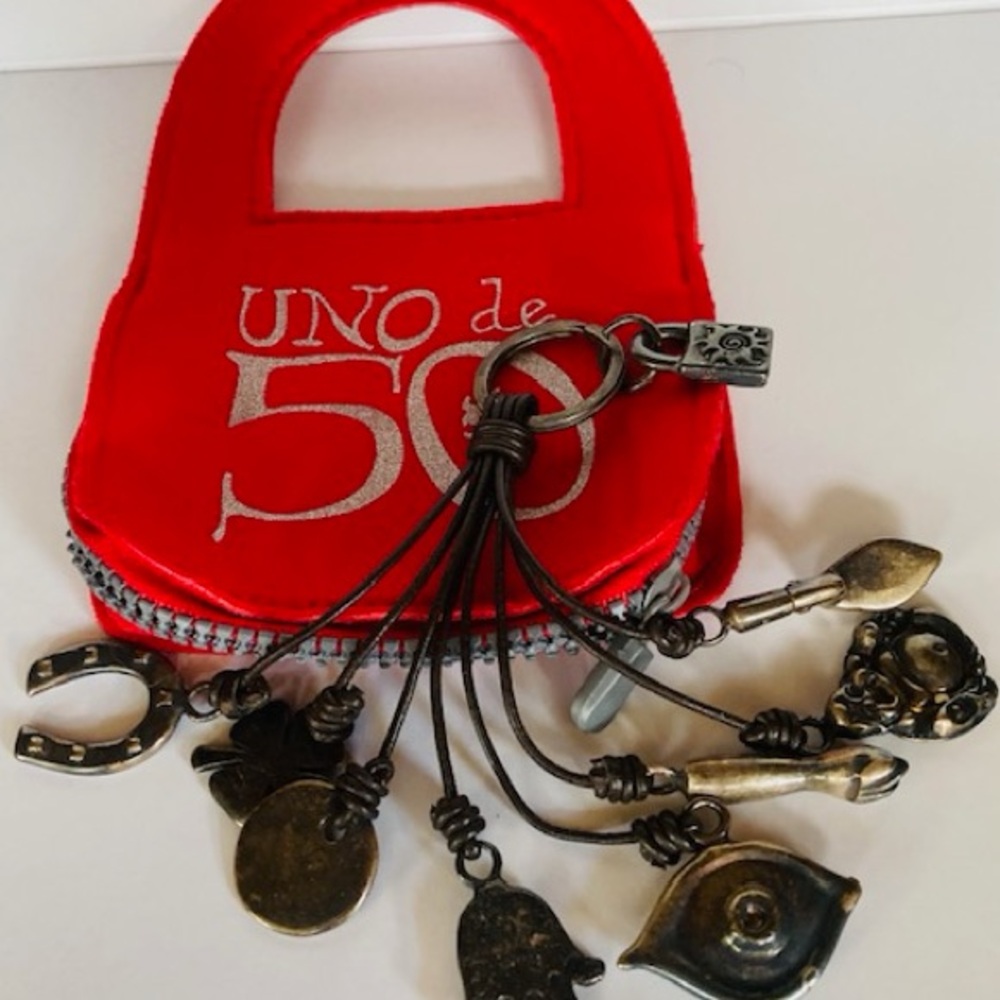 Uno de 50 Amulet Keychain Keyfob Good Luck Charms Horseshoe Clover Hamsa Leather